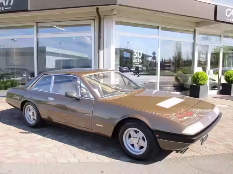 Ferrari 365 GT4 2+2